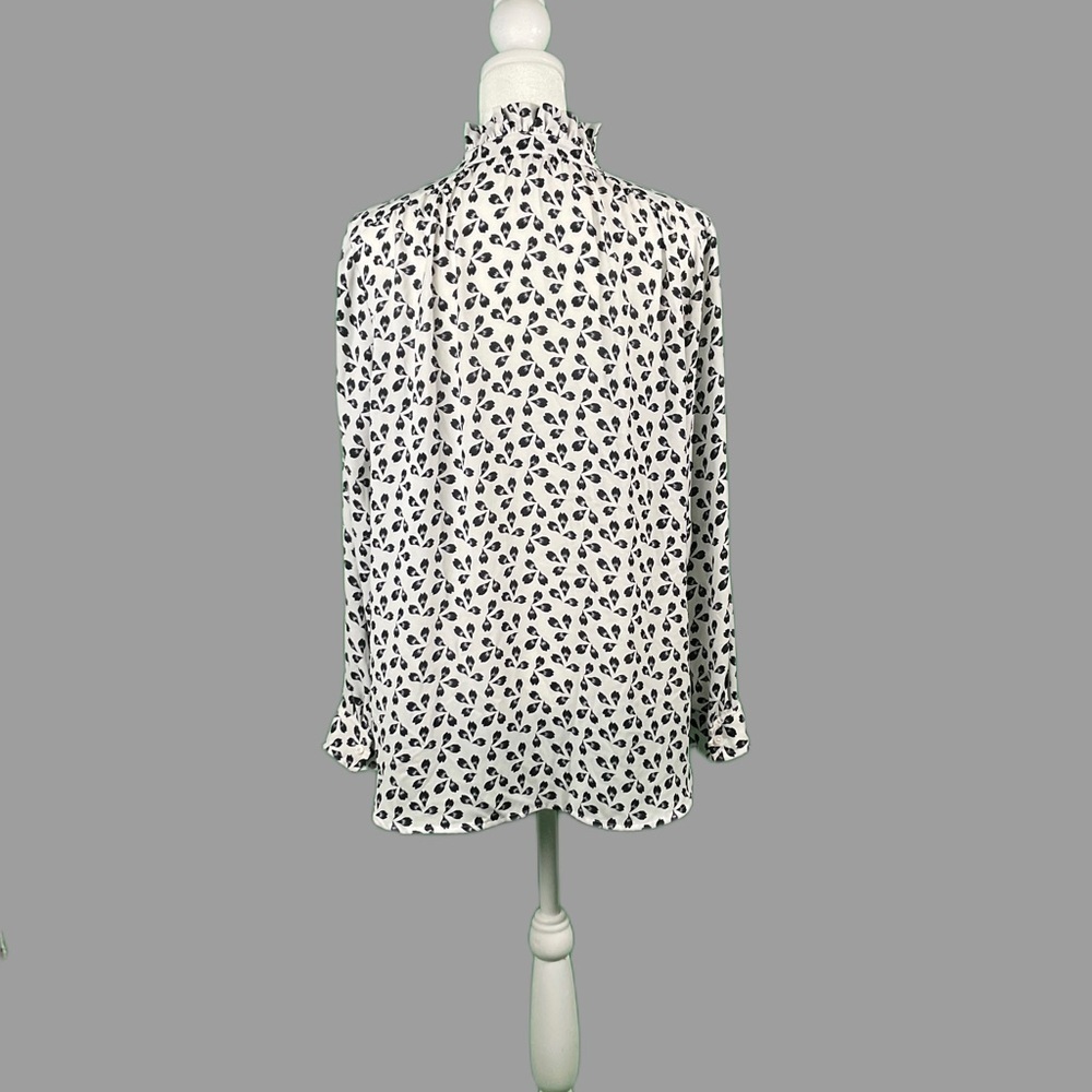 🎉🌺HP for Everything Petite Posh 🎊 🎉 Ann Taylor Petite button front blouse - Picture 5 of 11